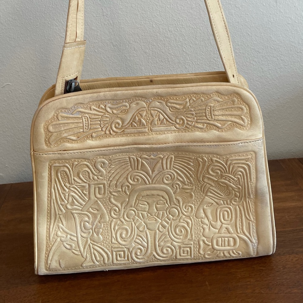 1940s 1950s 1960s Mexican tooled leather bag